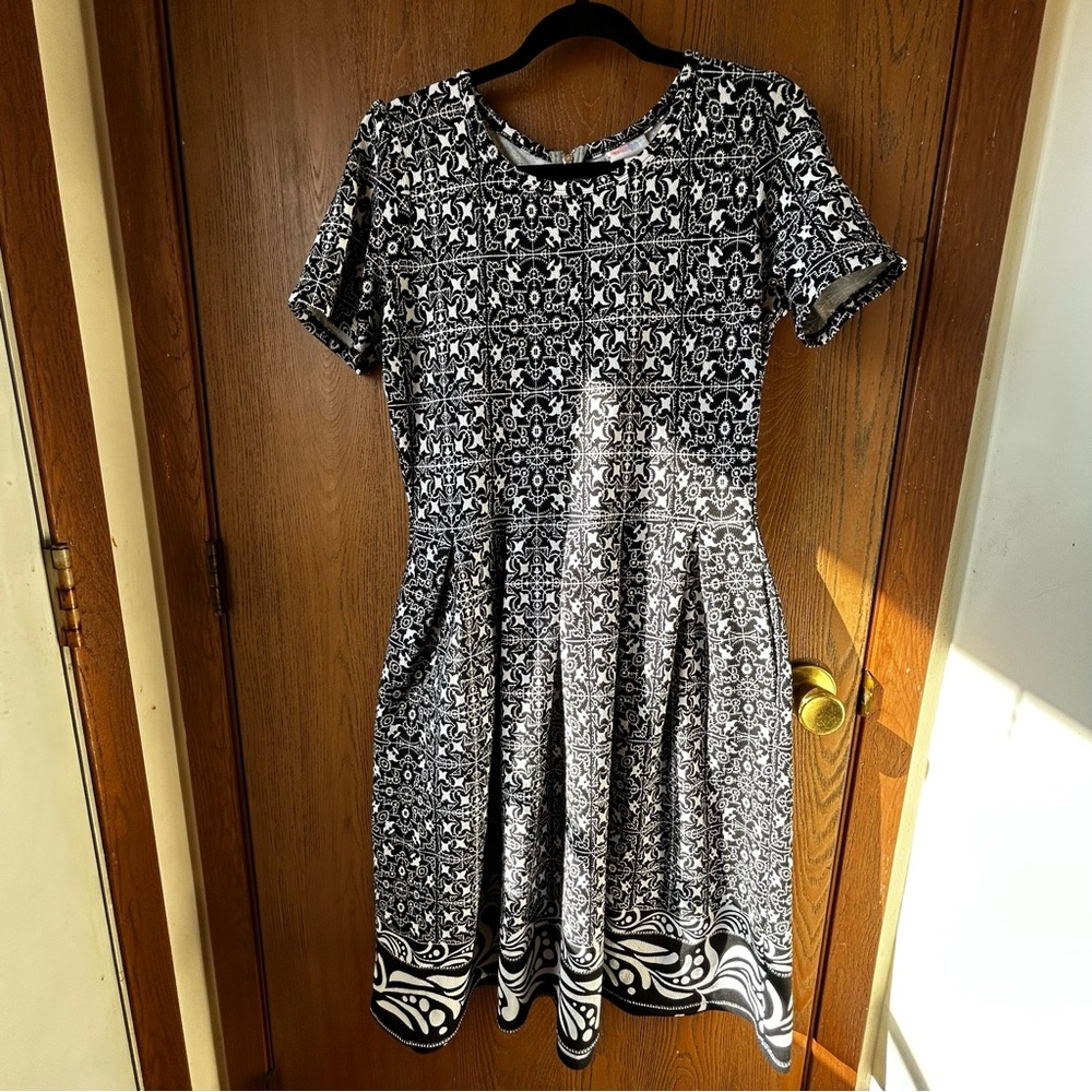 LuLaRoe Amelia Dress Size Large Black And White